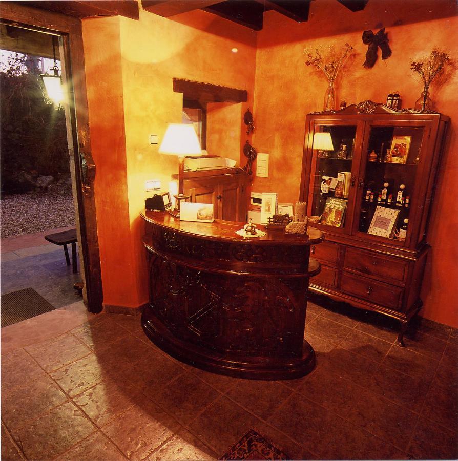 El Ama De Llaves Hostal Hontoria Exterior foto